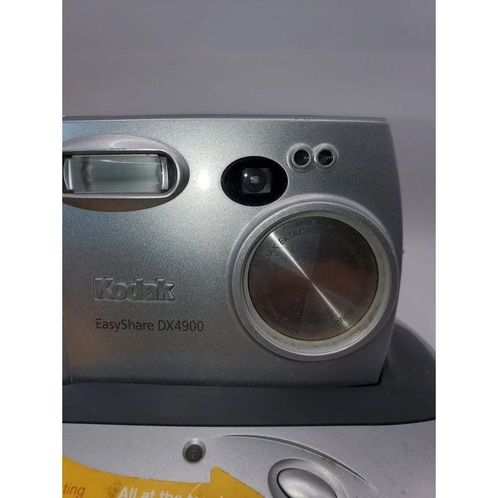 Kodak EasyShare DX4900 Digital Camera 4.0MP Dock and Cables Bundle